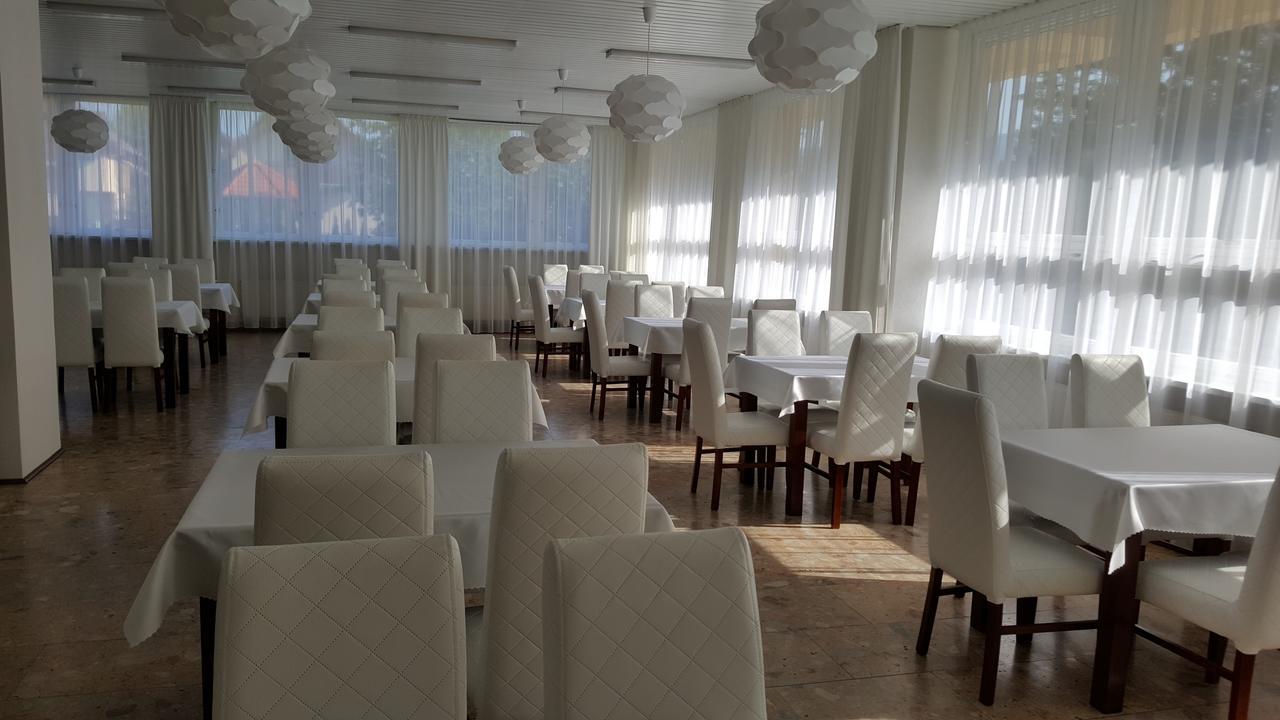 Hotel Baník Nitrianske Rudno Buitenkant foto