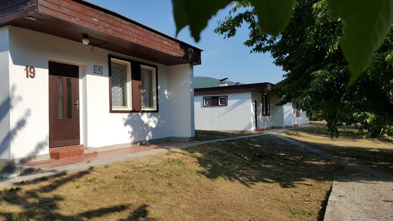 Hotel Baník Nitrianske Rudno Buitenkant foto
