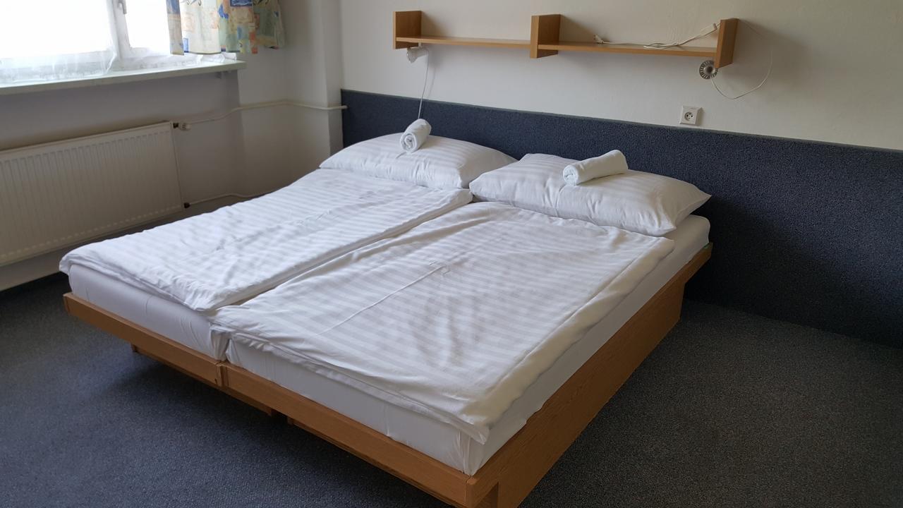 Hotel Baník Nitrianske Rudno Kamer foto