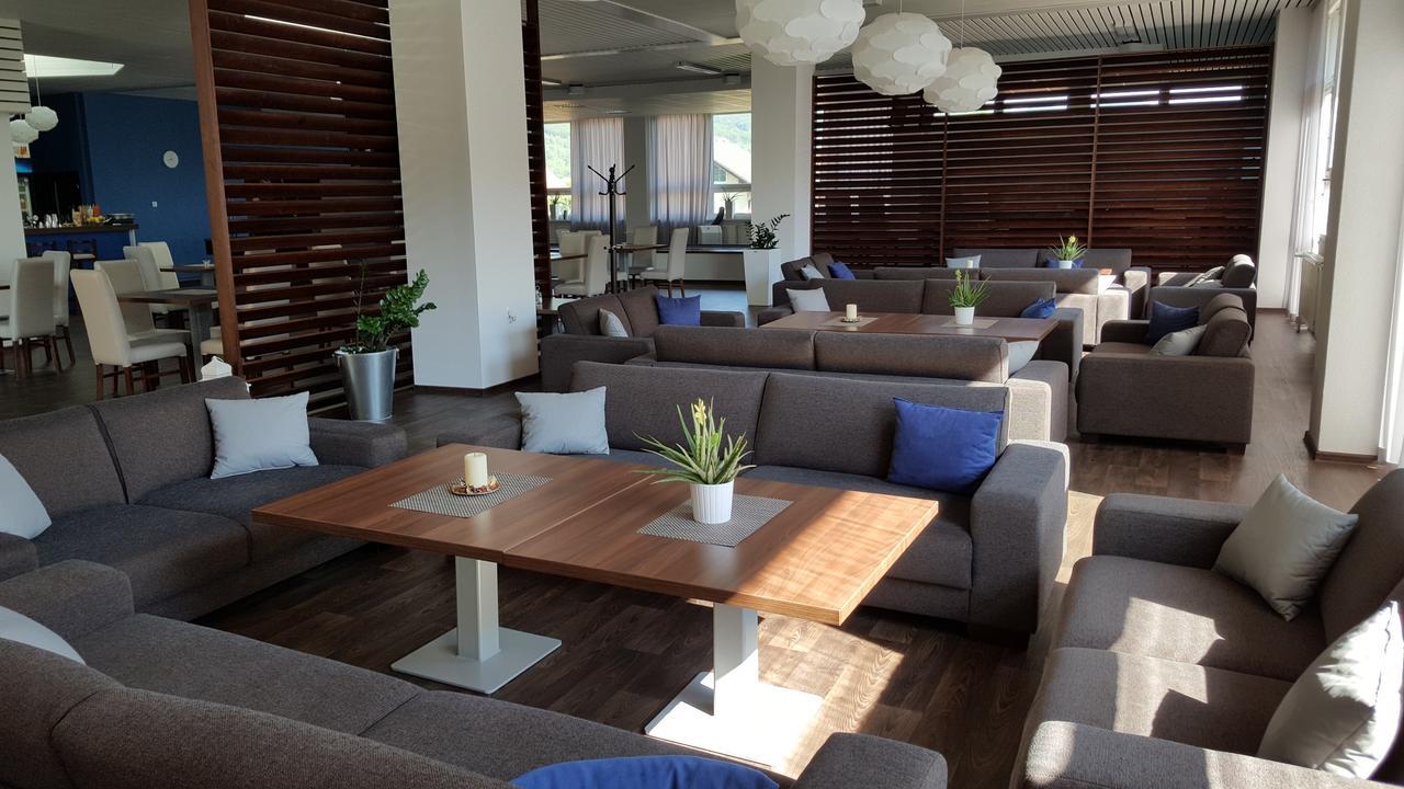 Hotel Baník Nitrianske Rudno Buitenkant foto