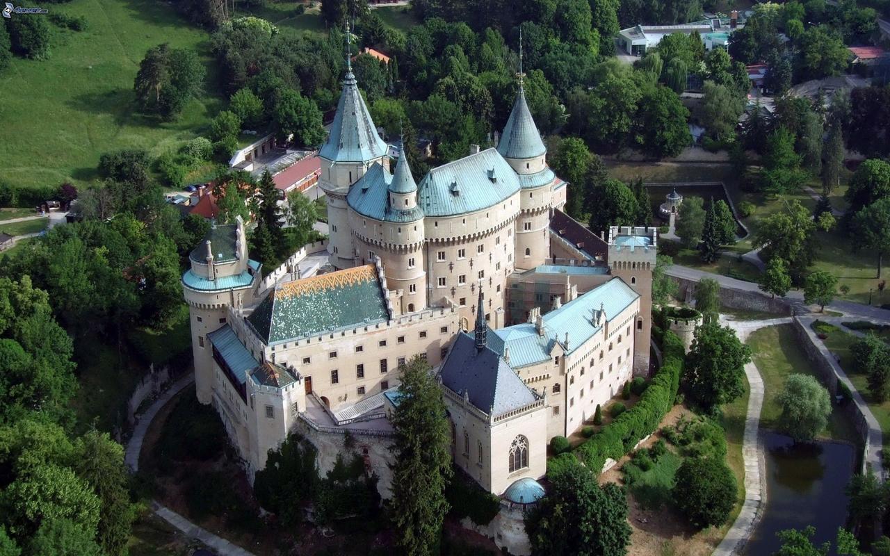 Hotel Baník Nitrianske Rudno Buitenkant foto