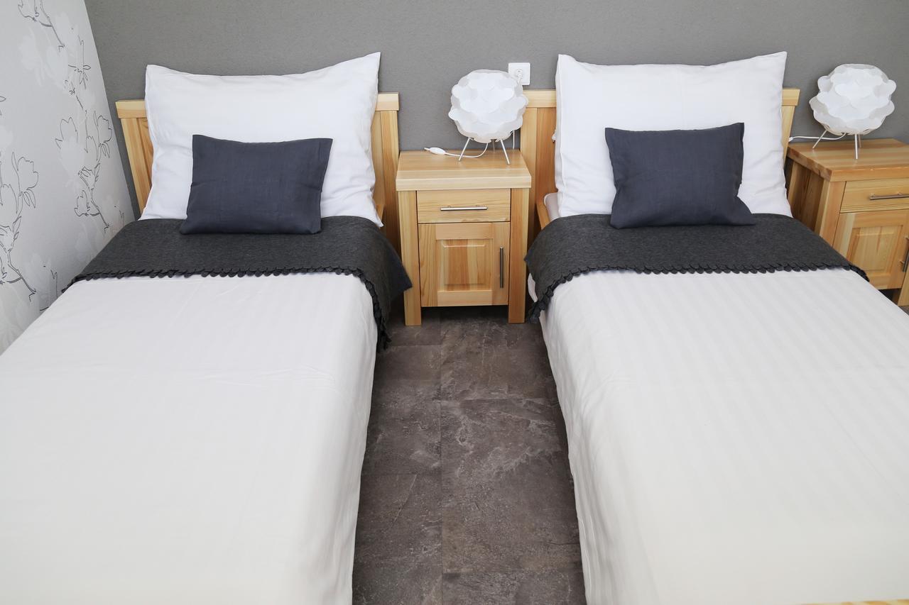 Hotel Baník Nitrianske Rudno Buitenkant foto