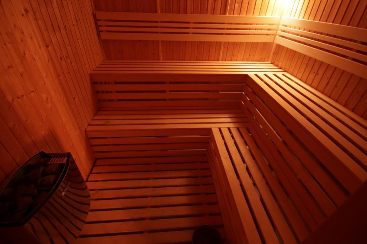 Hotel Baník Nitrianske Rudno Buitenkant foto